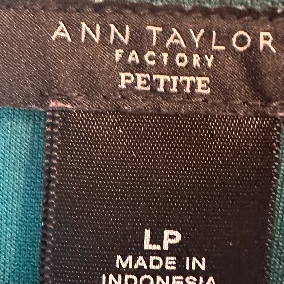 Ann Taylor Factory Women’s Top - Picture 3 of 4